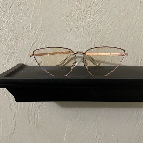 Clear Fashion Glasses - Picture 2 of 4